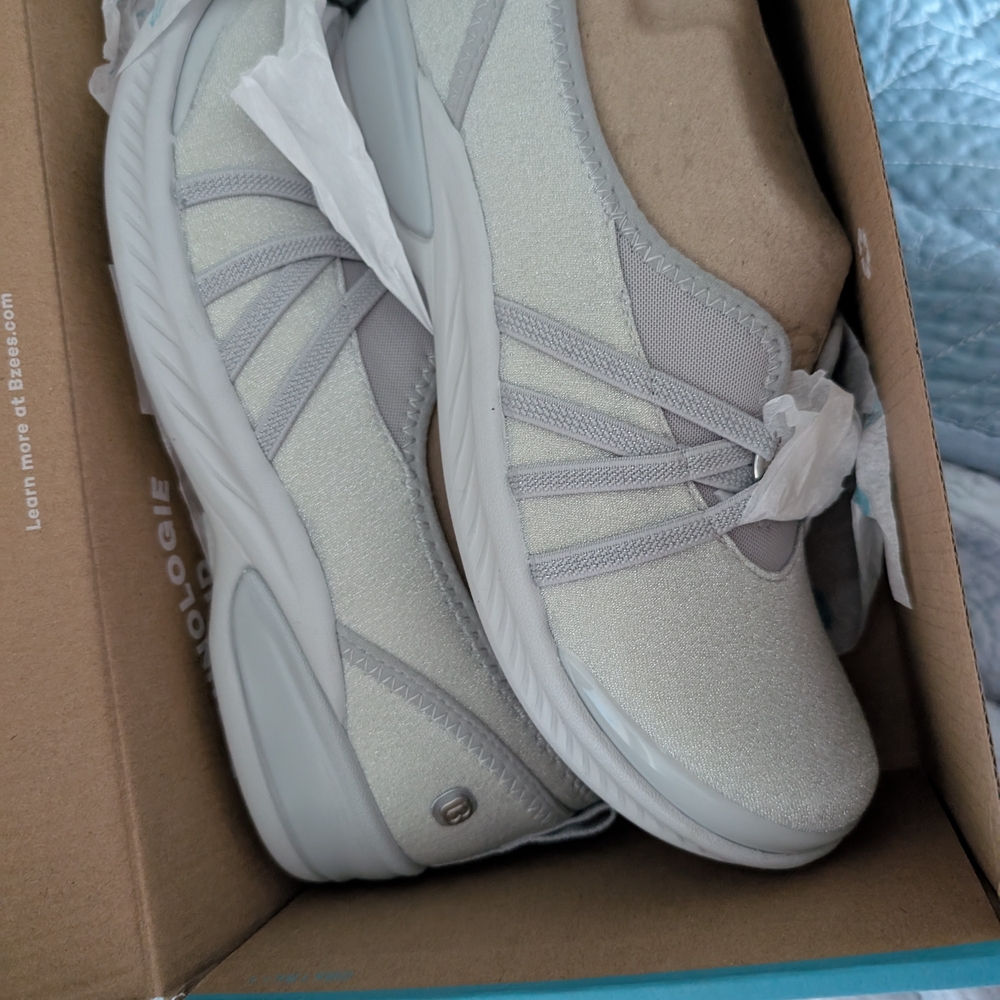 Bzees Women's Cream and Gray Sneakers
